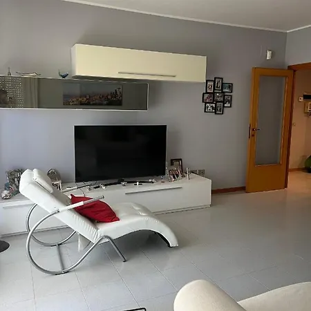 Casa Del - Spazioso Con Terrazzo E Giardino